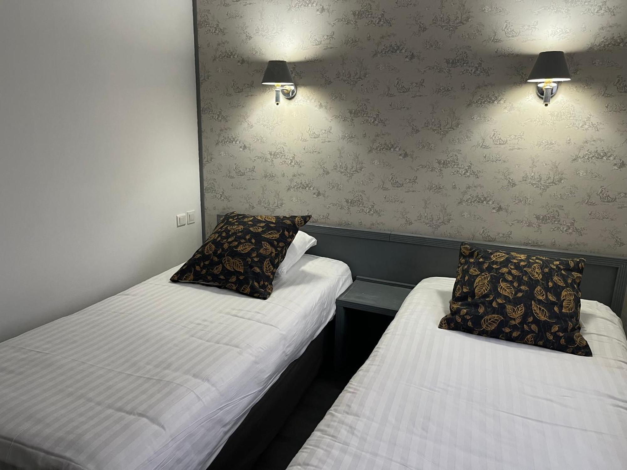 Hotel Le Roosevelt Givet Exterior photo