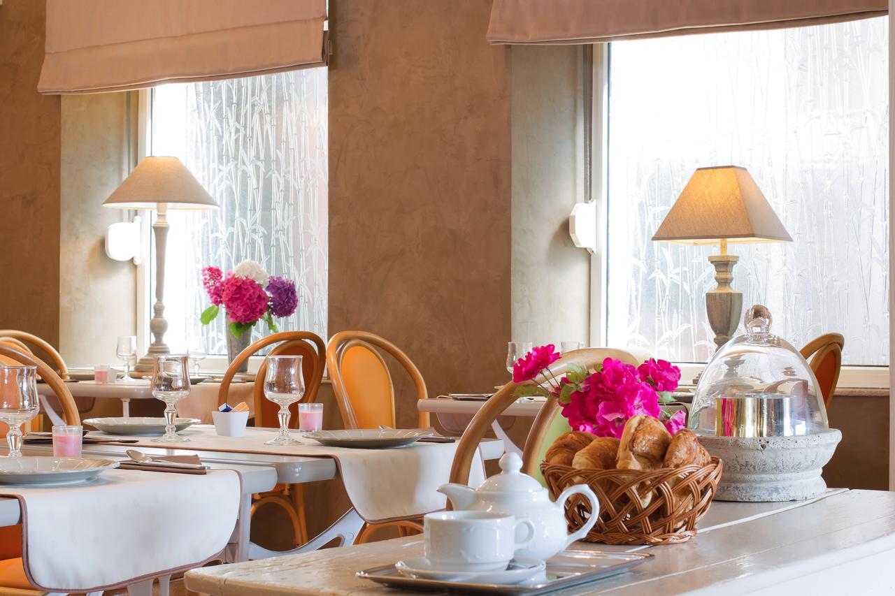 Hotel Le Roosevelt Givet Exterior photo